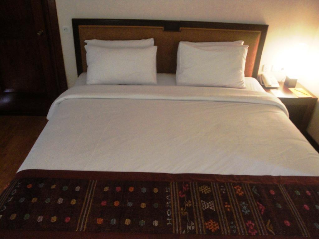 Sutanraja Hotel Manado Room photo