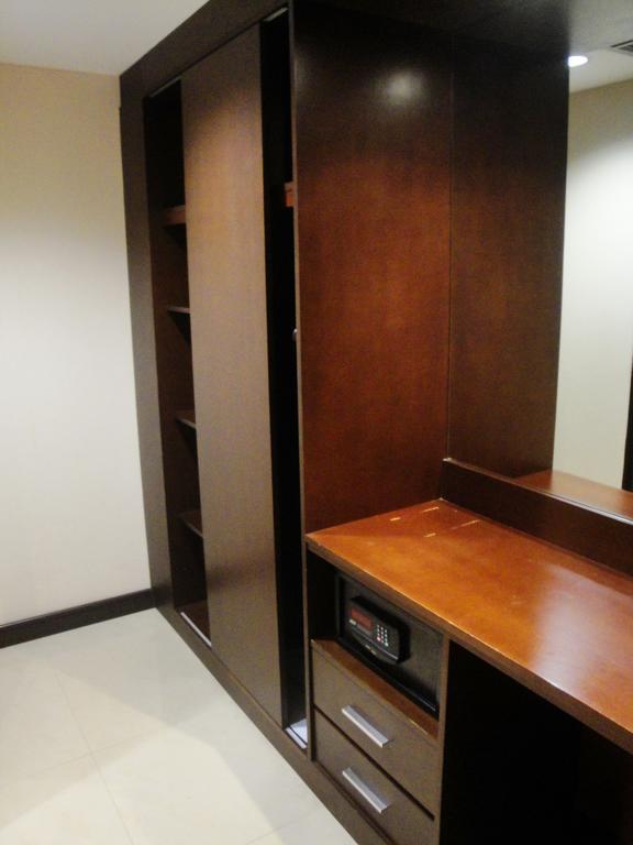 Sutanraja Hotel Manado Room photo