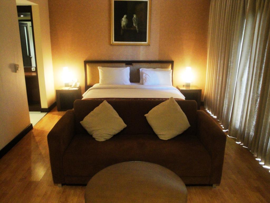Sutanraja Hotel Manado Room photo
