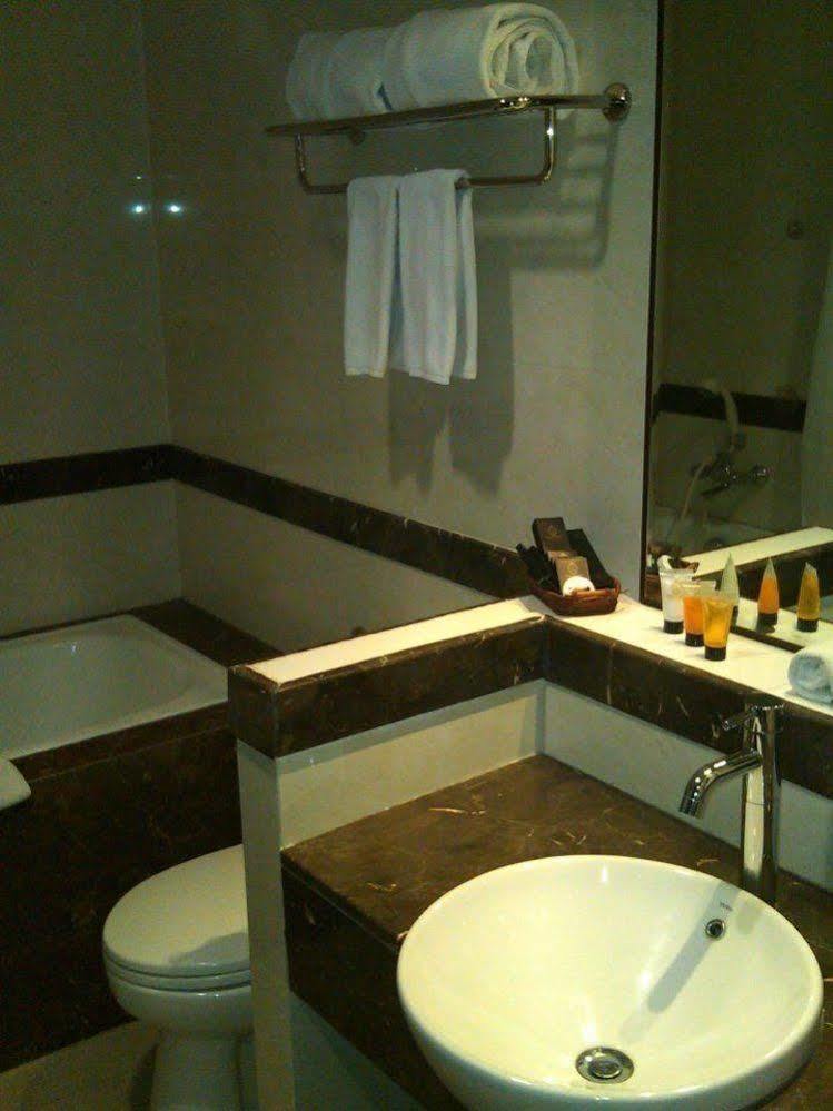 Sutanraja Hotel Manado Exterior photo