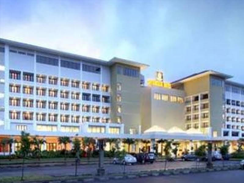 Sutanraja Hotel Manado Exterior photo